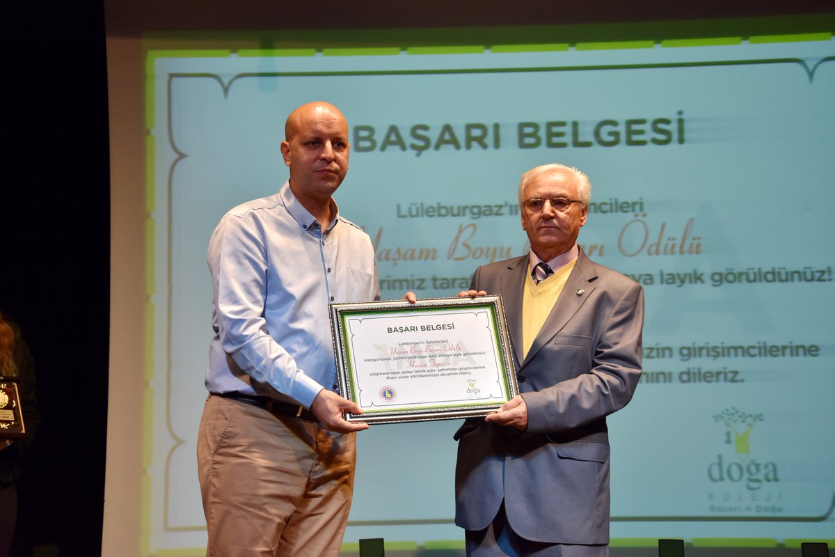 fehmialtayoglu's tweet photo. Lüleburgaz Doğa Koleji ve Lüleburgaz Ticaret ve Sanayi Odası'nın ortaklaşa düzenlediği "3. Lüleburgaz Girişimcilik Ödülleri" törenine katıldık. https://t.co/nKpkYnnPEl