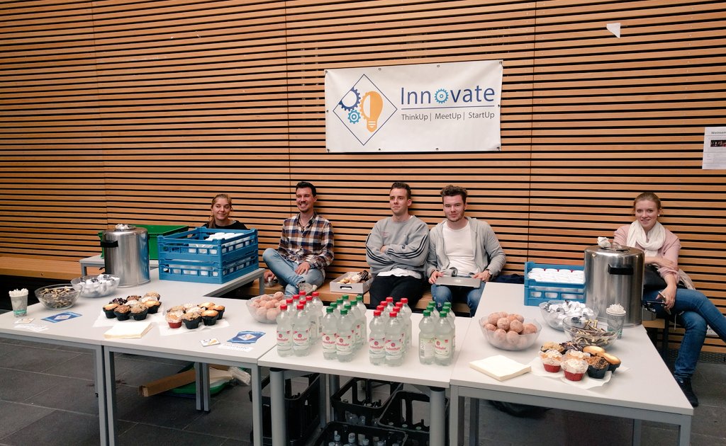 Innovate_KA's tweet photo. Vorstellung des Technologie-Entrepreneurship Masters an der Hochschule Karlsruhe. Innovate e.V. sorgt für Verpflegung. Guten Appetit! 🍩 https://t.co/stJD0Z1EP3
