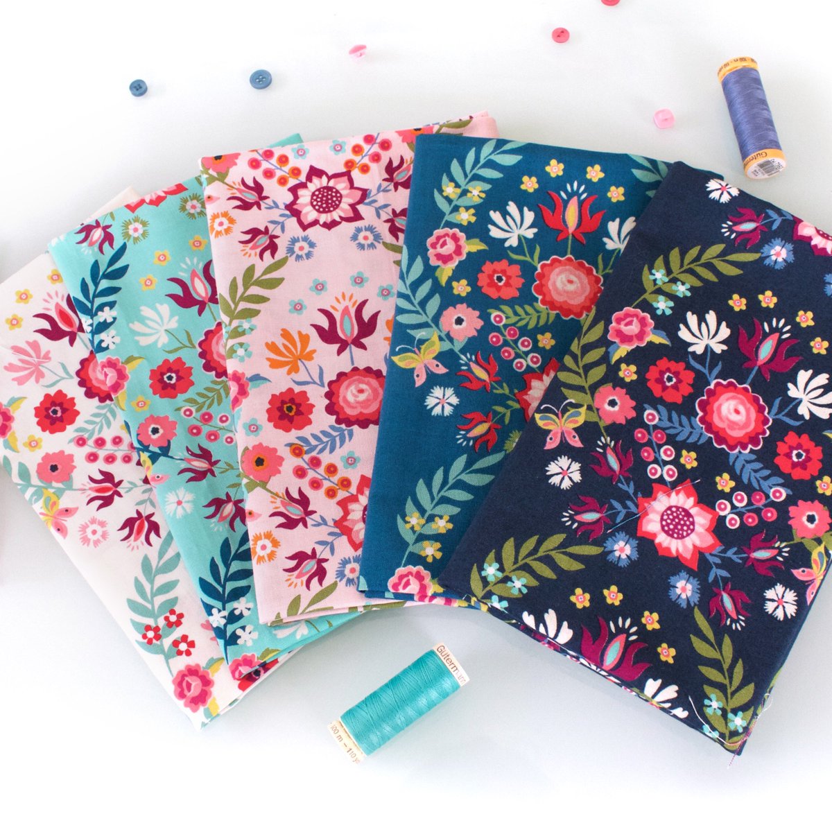 CManningArt's tweet photo. Rosa is a chic collection fashioned with rich colors and textures, inspired by Central American tribal patterns, weaves and embroidery. This is the Rosa print shown in 5 color ways. Ask to see more from your Moda rep this week at market! #showmethemoda #modafabrics #quiltmarket https://t.co/5vTp6bUlWp