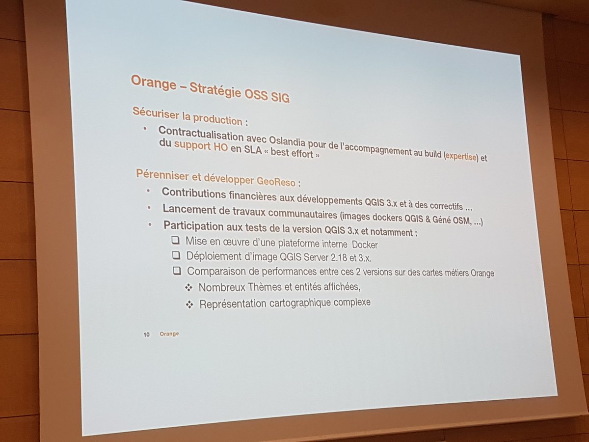 erilem's tweet image. Orange talking about its GIS open-source strategy and collaboration with Oslandia. #foss4gfr