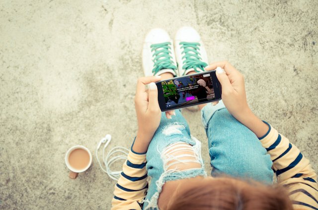 Monetize your mobile videos with affiliate programs like Amazon with dubcandy. Share your videos to these 5 places:  goo.gl/vVtH24