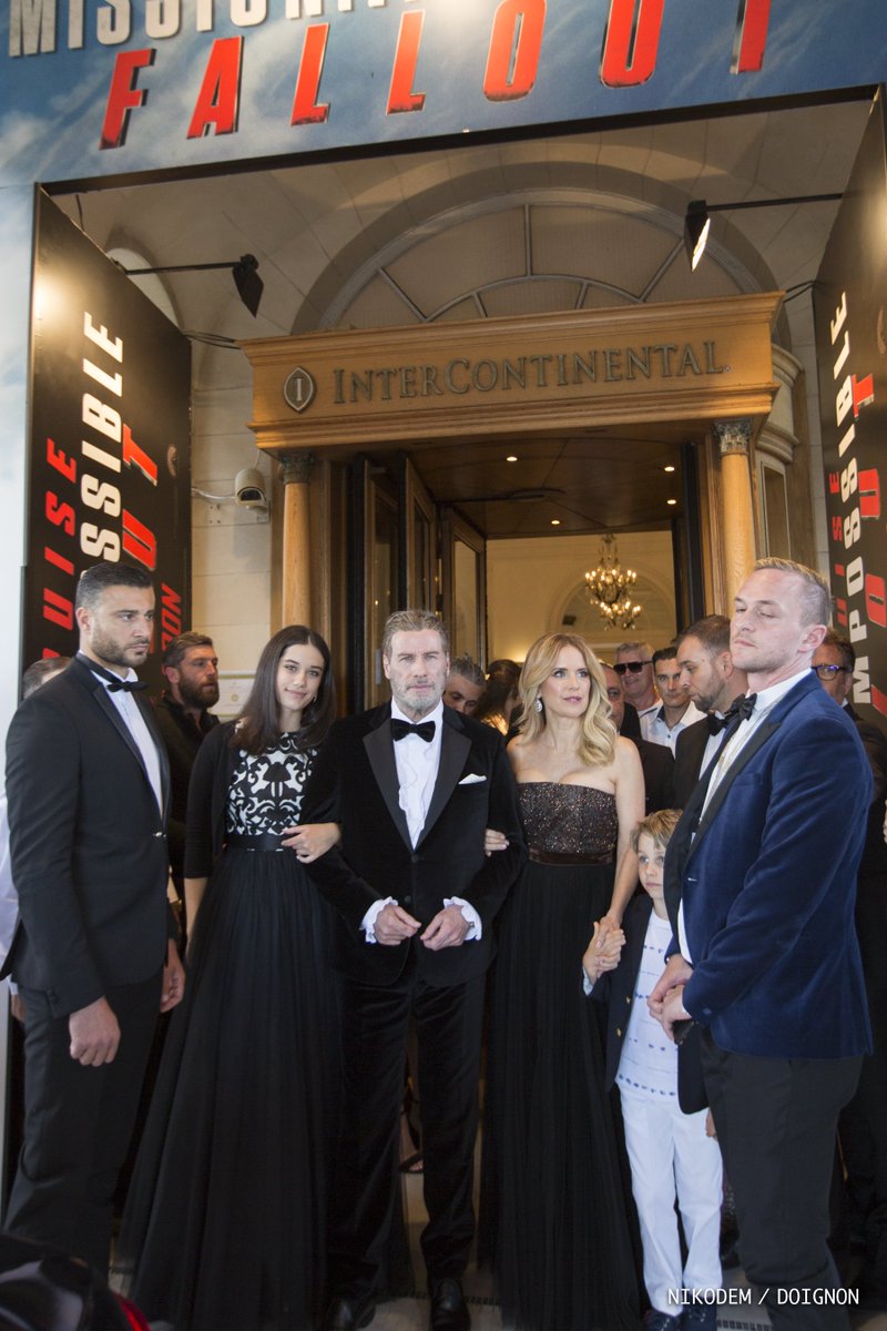 CarltonCannes's tweet photo. Du Carlton au tapis rouge du Festival de Cannes ! 
From the Carlton to the Cannes Film Festival red carpet.
#cannes2018 #cotedazurfrance #weibo #actress #actor #film #glamour #hautecouture #luxury #hotel #cannes #festivaldecannes #JohnTravolta #emiliaclarke #50cent #ThandieNewton https://t.co/TocA5BLpx2