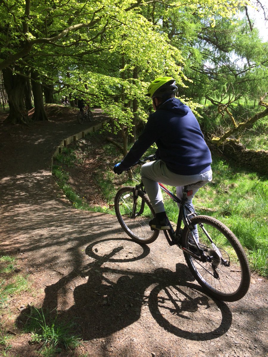 outdoormgfl's tweet photo. @BeeslackHigh S3 Zone group sharpened their cycling skills at Beecraigs Park. Some great biking skills and super fit students. Day 3 of the multi-activity done. Last day tomorrow- valuable learning experiences. 👍🏻😁 @mideduteam @MidlothianView https://t.co/aYjEddoiUB
