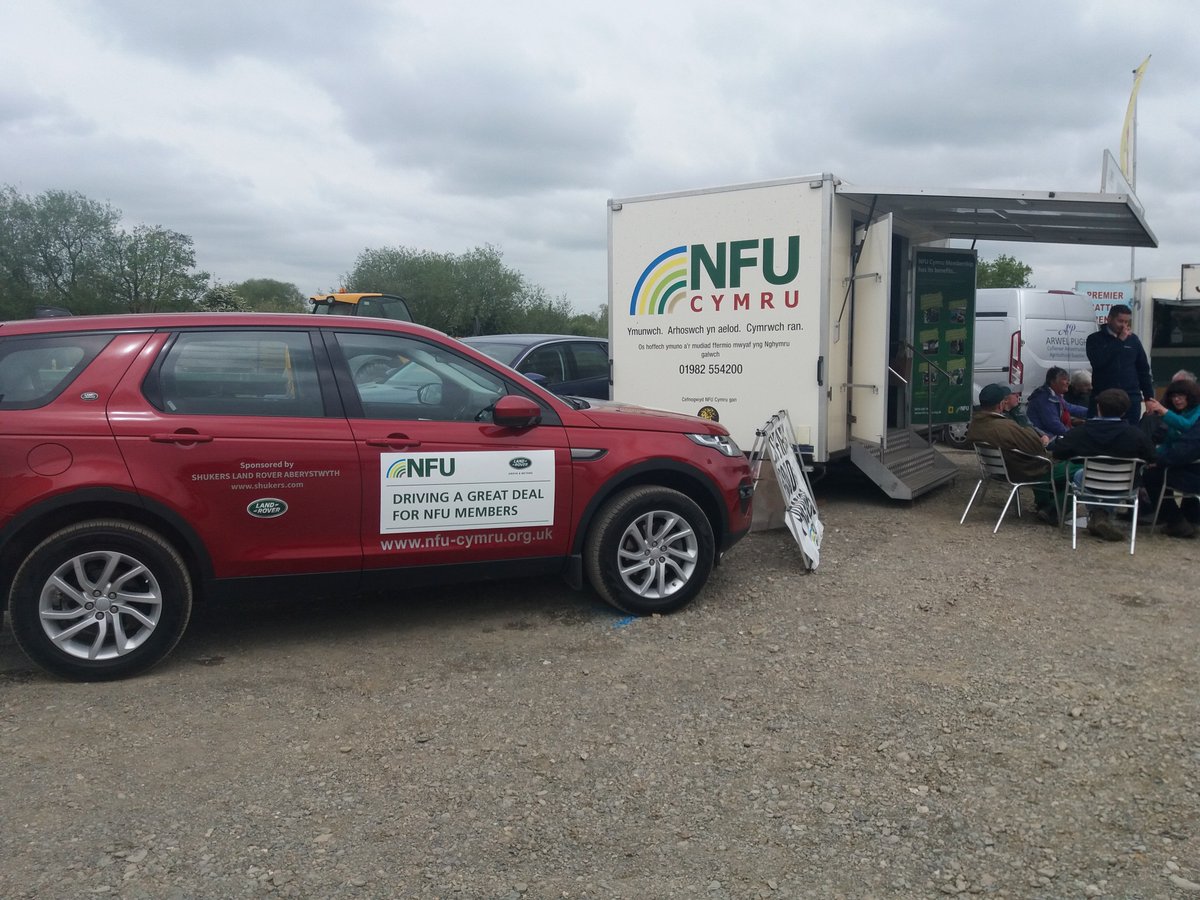 There has been plenty of interest in <a href="/NFUNewtown/">NFU Newtown</a> @Shukers_LR discovery! Eligible F+g Members can get siginificant savings on @LandRoverUKPR visit us at <a href="/royalwelshshow/">Royal Welsh Agricultural Society</a> grassland or call NFU Call First 03708 458 458 for more information about membership!
