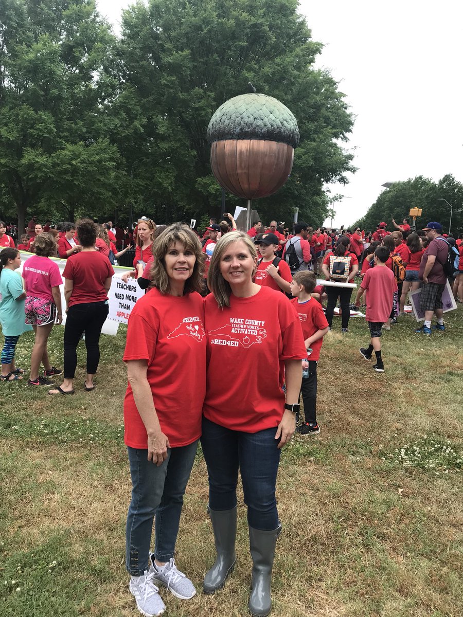 WakelonCounslor's tweet photo. #red4ed https://t.co/6X6JAh6JdB