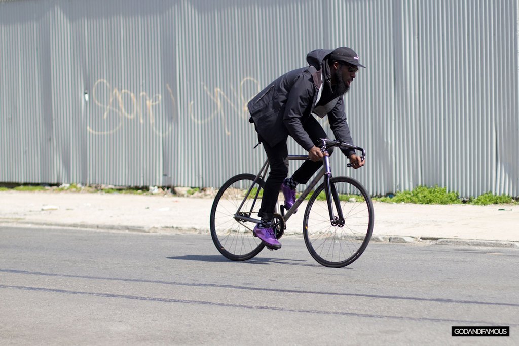 Riding with a N.Y. state of mind on a No. 22 Little Wing. Read the full story: 22bicycles.com/blogs/news/moe… #22bikes #no22littlewing #no22