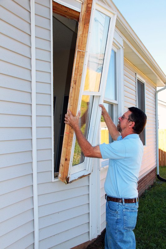 CAPartnership's tweet photo. Over its 40 year history, #WAP has weatherized more than 7.4 million homes, creating #healthyhomes & lowering #energy burdens for families — thanks to #CAA's. #WAPworks #WeatherizationWednesday #CommunityActionWorks #WeR1000Strong #CommunityAction https://t.co/ecNx65ioyE