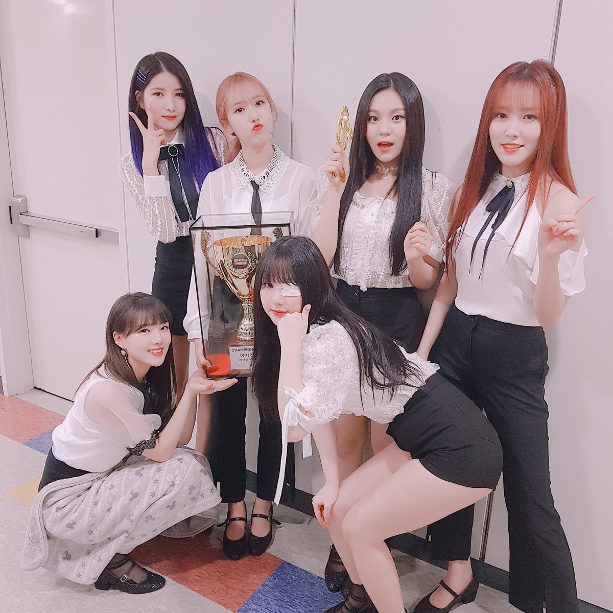 eunha_bambyaegi's tweet photo. Yeahhhhh!!! Another win! Congrats @GFRDofficial ❤❤❤❤❤❤
#TimeForTheMoonNight7thWin #TFTMN7thWin #GFRIEND44thWin #GFRIEND #Time_for_the_moon_night https://t.co/er69i1TNIe