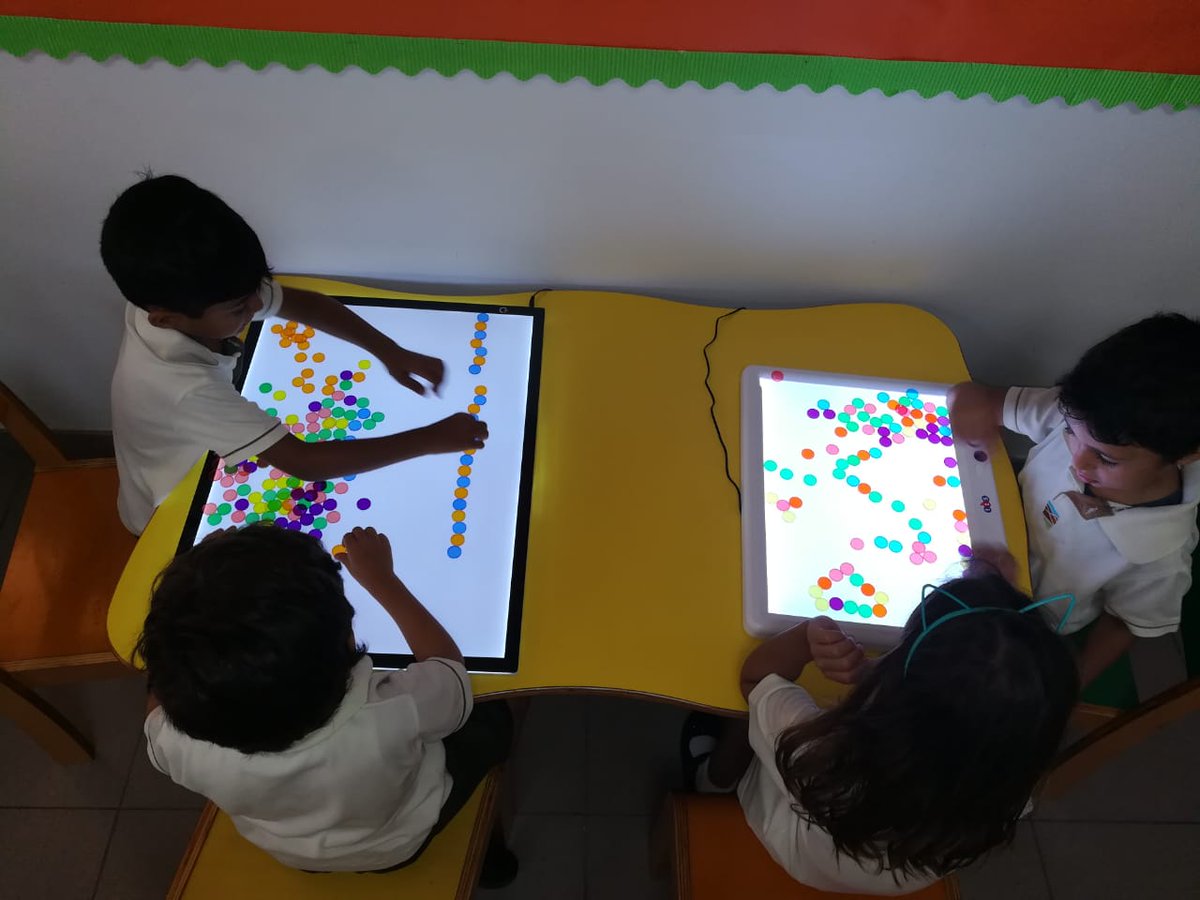 rachaaismail's tweet image. "There are no seven wonders of the world in the eyes of a child. There are seven million" #mesmerized #whatalighttablecando #KGFUN #behappybeGCS @gcsearlyyears @GCSPYPCor @MrJamiePlunkett @LisaThorpeDubai