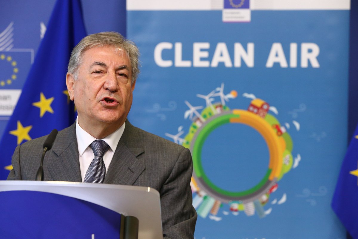 #AirQuality is all about putting sensible policy into practice. We owe it to our citizens. Tomorrow will be a big day for #CleanAirEU Follow my press conference LIVE from 12h00 ec.europa.eu/avservices/ebs… #AirPollution #BeatPollution