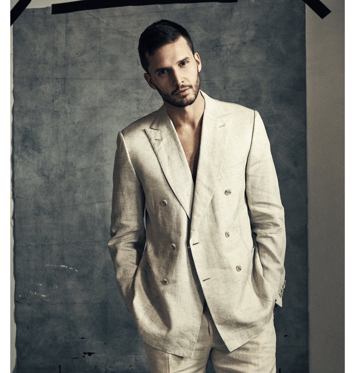 de9jan88's tweet photo. Linen for the WIN 🏆
📸: Mark Veltman 
👕: Paul Frederick 
🎨: Olivia Baseman 
#somethingnew #fashion #menswear #menstyle #tonal #editorial #markveltman https://t.co/V9axo1sTCg