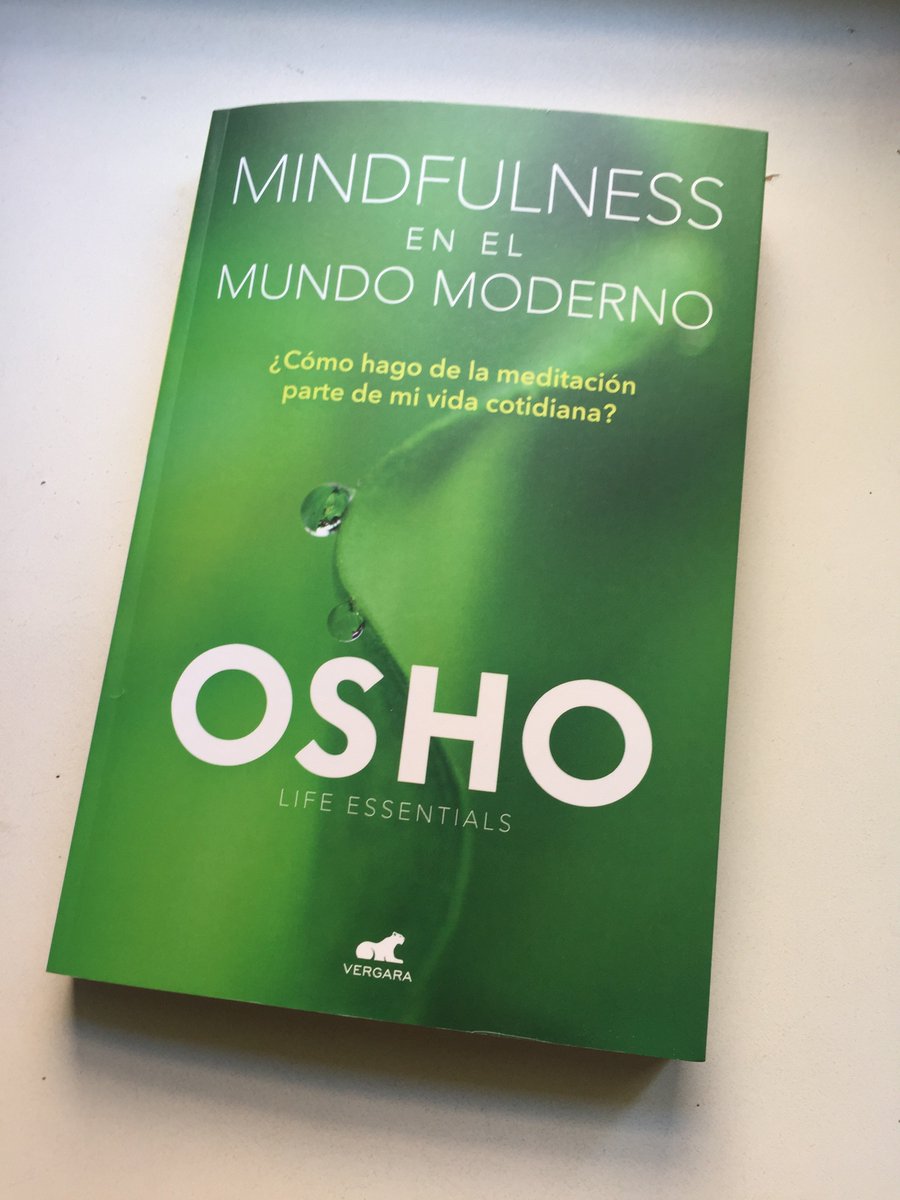 OSHO_Espanol's tweet photo. Mientras el mundo presta atención a #Sheela y #WildWildCountry OSHO sigue publicando libros que hacen el mundo un lugar mejor y más seguro. Esta vez en Mexico! #OSHOLifeEssentials #OSHOEspañol https://t.co/GzrXLpNpi4