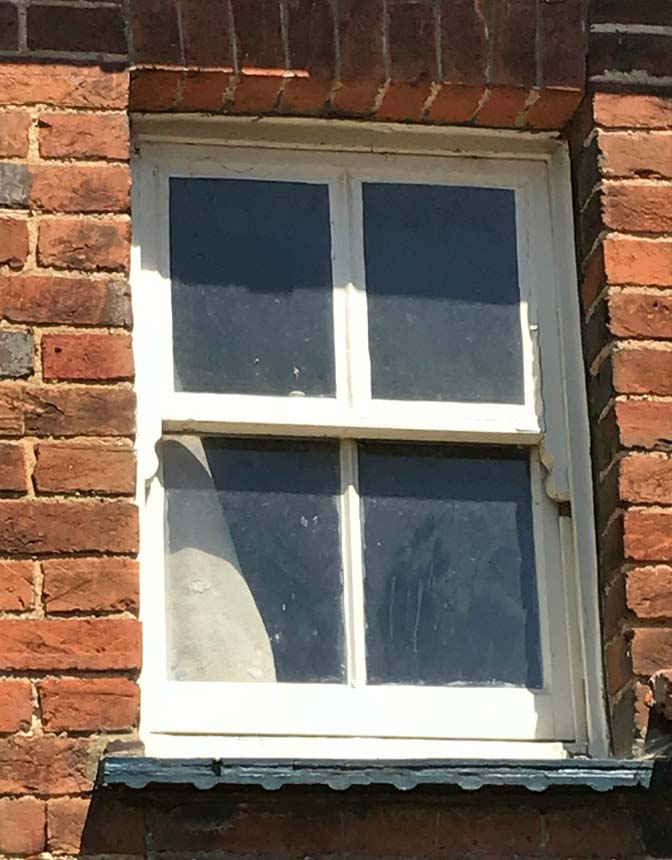 ChoicesTimber's tweet photo. WOW! This Before &amp; After transformation shows the true power of Choices #Timber 🙌 These Slide &amp; Tilt #VerticalSliders are the perfect replacement for the old, warped windows - adding authenticity &amp; character, as well as increasing practicality 🏠 https://t.co/hYZvUTNOuz https://t.co/vqPmIlmbLN