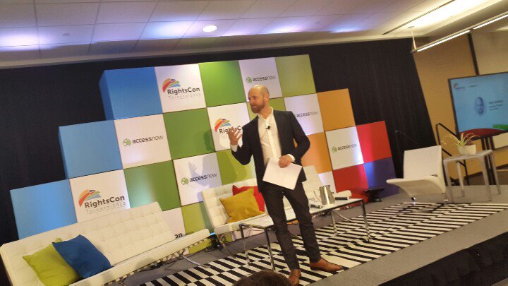 NSC's tweet photo. Brett Salomon @AccessNow points out digital rights fragile situation in Venezuela and Honduras #RightsCon Opening Ceremony.
 @FundacionHuaira @CPIIGIF #InternetVE https://t.co/X2N9ZXFFWM