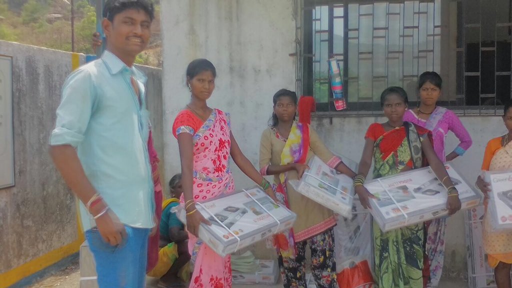 punamgaskhopoli's tweet photo. #Pmuy at #katrang #gaon #WomenEmpowerment #women #khalapur #khopoli @BPCUran @BPCLimited @PMUjjwalaYojana @maha_lpg @abhishek_bpcl @mohit02121970 #bharatgas #village https://t.co/VMsNnrzbH8