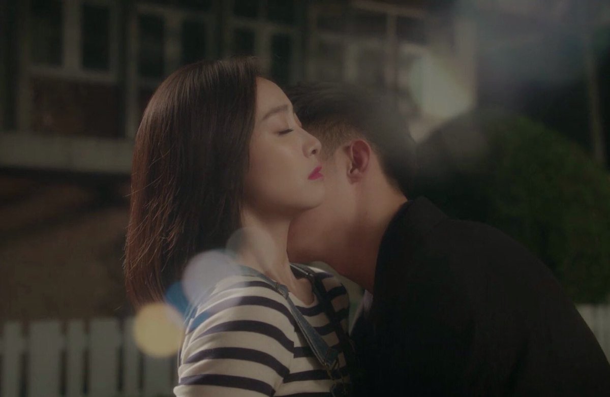 Winkbonus's tweet photo. วิธีรักษาแผลของจิ้งจอก 🙄 อยากจะโดนมีดปาดคอบ้าง 😂😅
#moonshineandvalentine
#结爱千岁大人的初恋
#Huangjingyu https://t.co/gldOCwj9gT