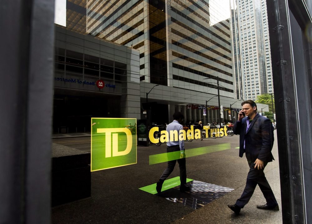 TorontoMtg's tweet photo. Why did mortgage rates just surge?
 https://t.co/WKDro69E0H https://t.co/T6hlFJMZpo