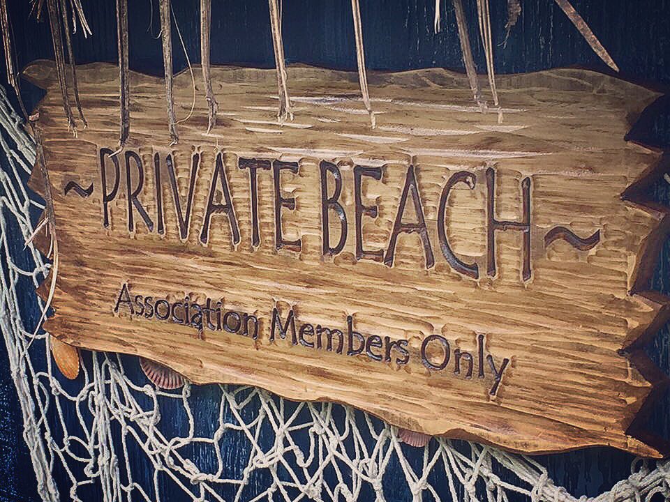 BenchmarkSigns's tweet photo. Some beach ... somewhere. #privatebeach #tiki #outdoorsign #bedandbreakfast #vrbo #Airbnb #airbnbhosts #cabinsign #rusticdeco #wedding #EtsyFavorites #etsyhandmade https://t.co/0vyuSL7Wyy
