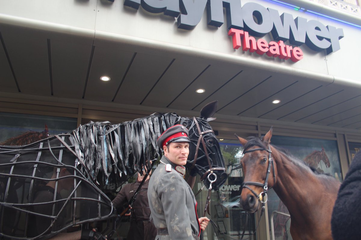 mayflower's tweet photo. When Topthorn met Jester... such a beautiful moment on our press photoshoot today. @WarHorseOnStage opens here TONIGHT! https://t.co/JXJo6IUBHi