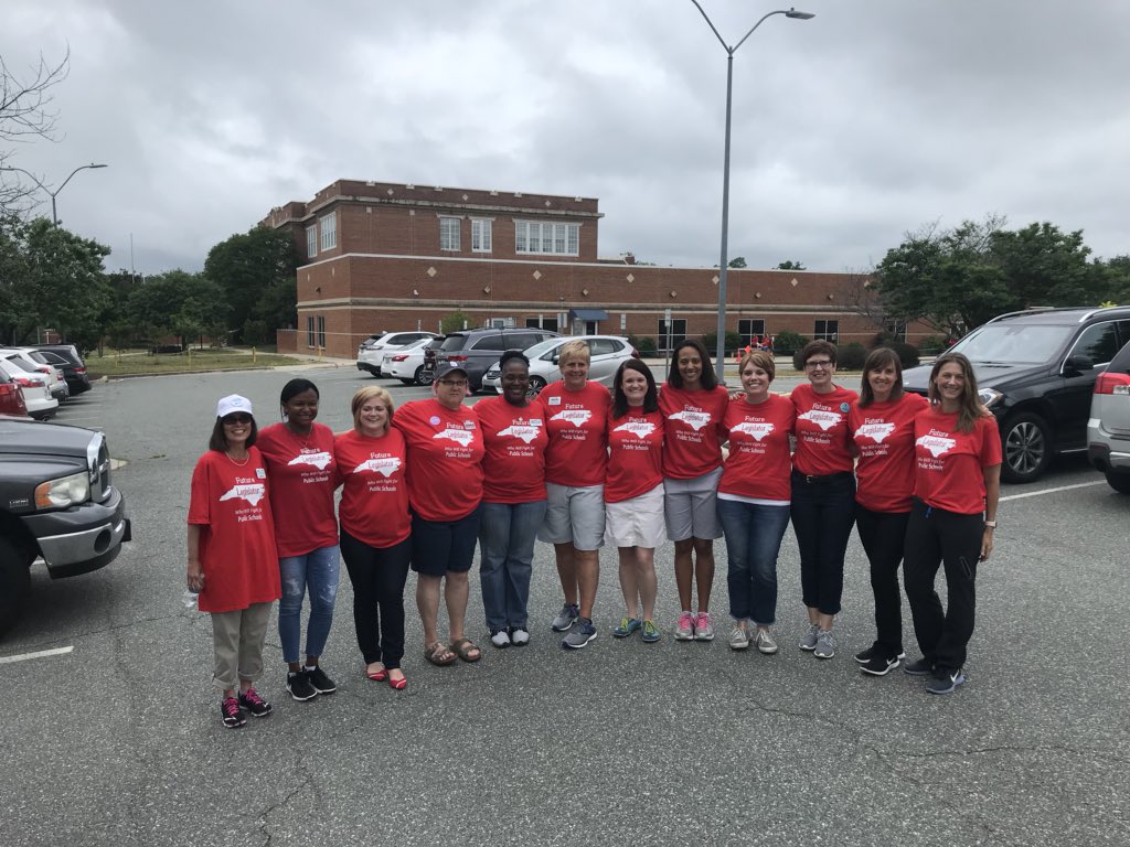 Clemmons4NC's tweet photo. #FutureLegislators who will take back the #NCHouse ready to fight for schools! https://t.co/qPpu6xXw72
