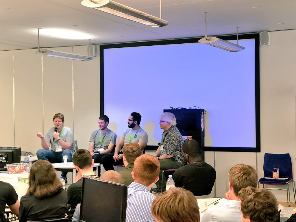 UoNComputerSci's tweet photo. Loose quote: “Back when we did our projects, we didn’t have platform services like you have these days - and it’s impressive to see the user-ready systems here today. We had to host servers in our student flats, couldn’t use clouds services!” Alumni Panel at 2nd year open day. https://t.co/NyXzMH5jBw