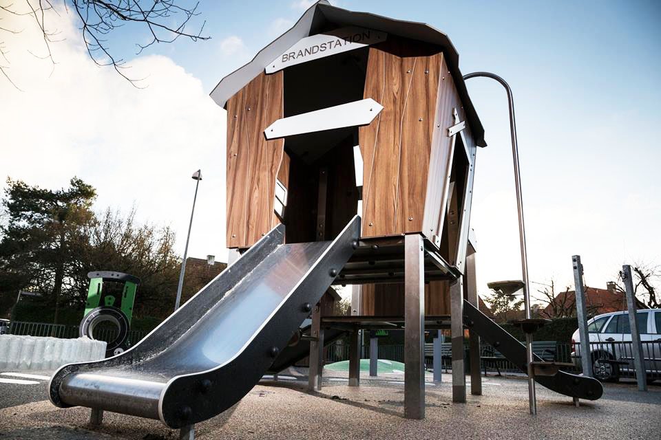 playsafesound's tweet photo. Have you seen this stunning new range of #play equipment now available? Bright bold colours or wood effect design. https://t.co/02DxpXNmtz #playground #design #slide #playarea #fun #tubeslide #playhouse #playgroundforkids https://t.co/GkiYZHOnkn