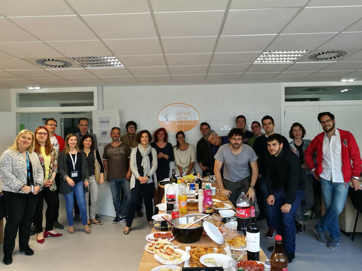 Celebrando el 2ndo aniversario del #CEMINEM incubadora y laboratorios <a href="/unizar/">Universidad Zaragoza</a> acompañados de grandes  personas #emprendedores #investigadores #empresa #esoestransferencia