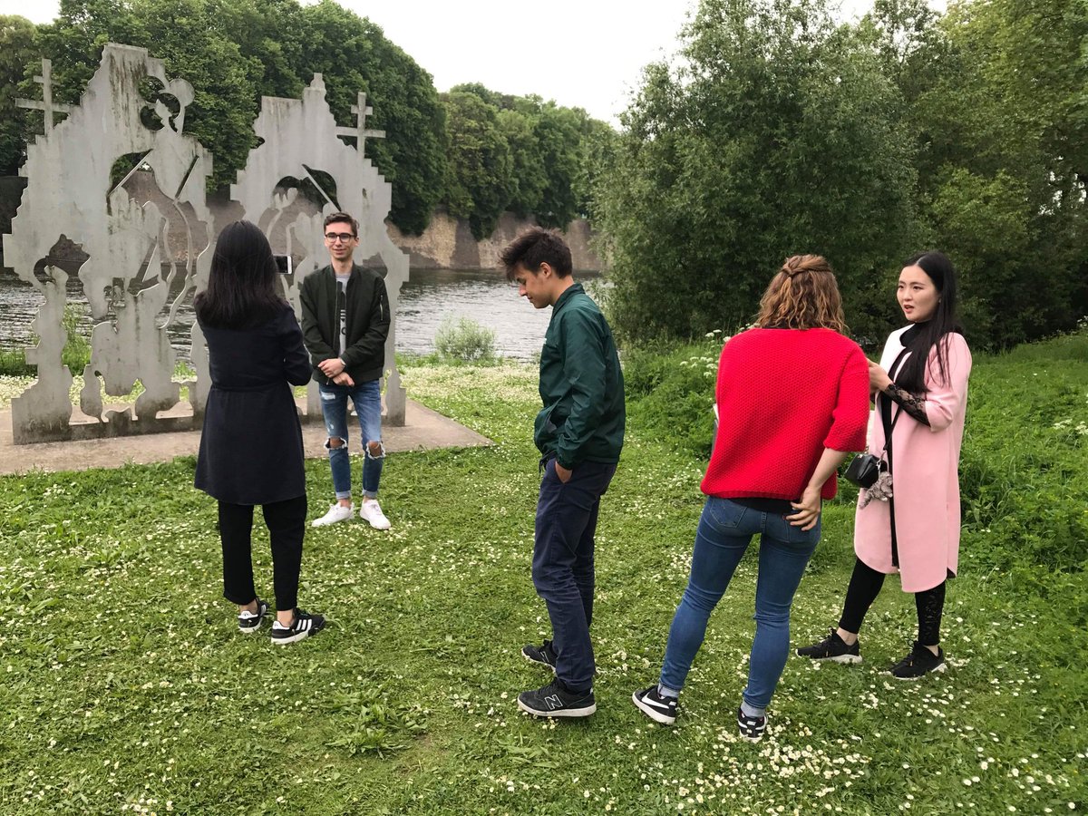 robbedemaitre's tweet photo. We spend the day in Ypres remembering the war and poet Guido Gezelle, you can find our work in the link below. It was a great experience working with the Chinese students 😁
#SeeMeRemember #G10
https://t.co/8Jm8JF7OWW https://t.co/jC7Sjo7VmT