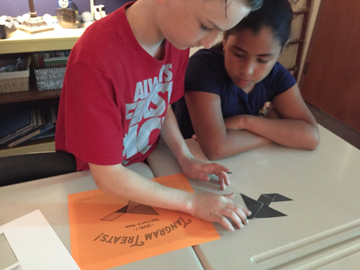kellie31419's tweet photo. #tangrams #mathishappeninginhere #weRstillLearning @kellie31419 @CarverES_RH @msnataliam https://t.co/5Va2UmNnis