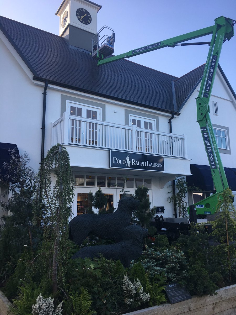 HD_Roofing's tweet photo. Great day for it! 😎☀️ https://t.co/99fteaZWQi