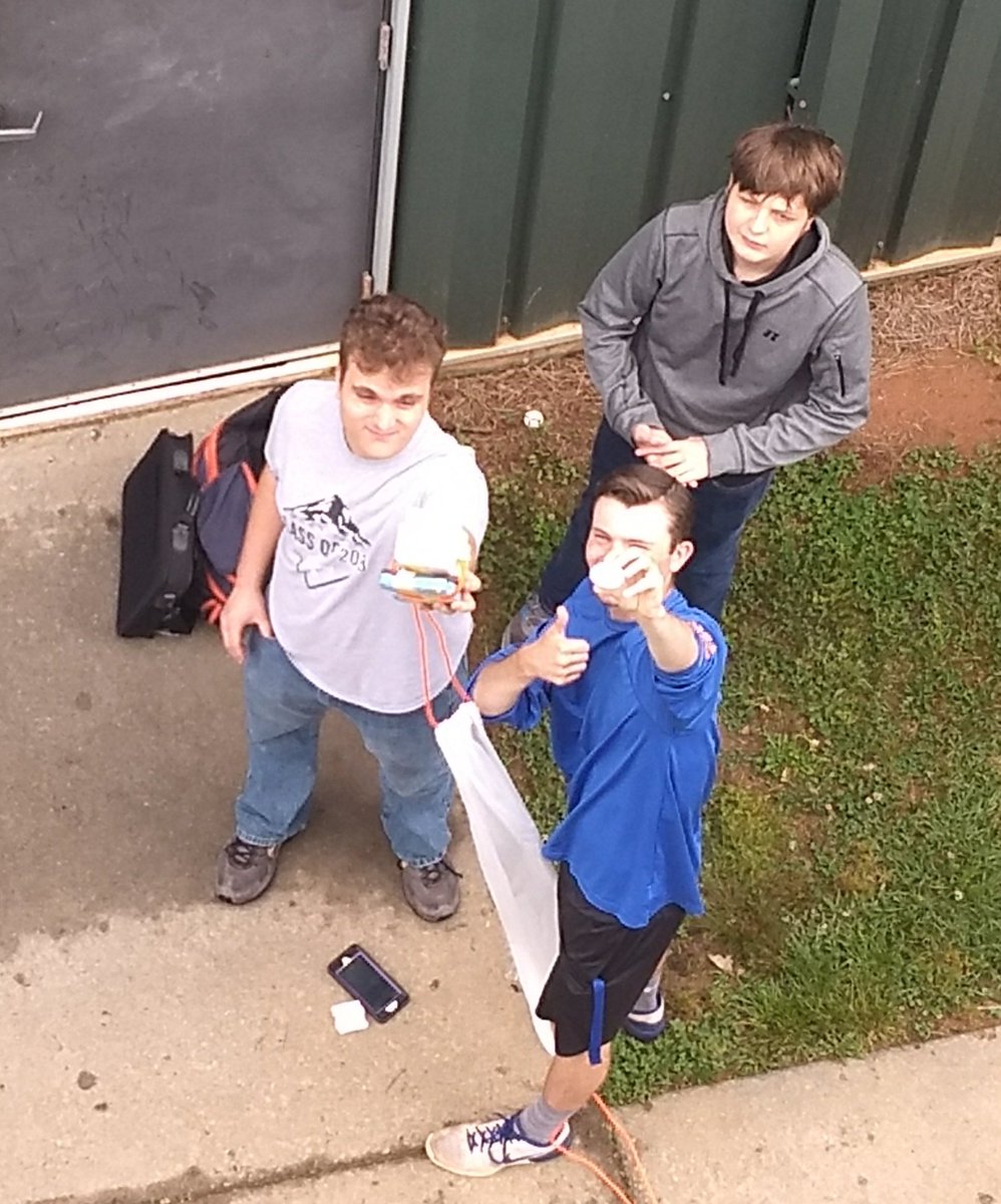 Coach_THoff's tweet image. Physics Egg Drop 2018 🥚
#EHSPhysics