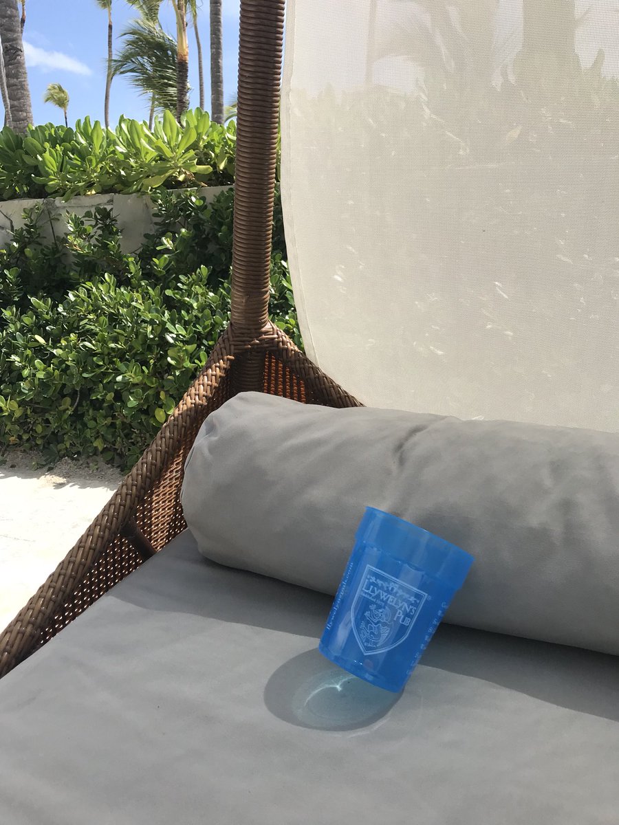 TheFatburger's tweet photo. Blue Cup had a great time in Punta Cana #llycup https://t.co/uyzth6GC46