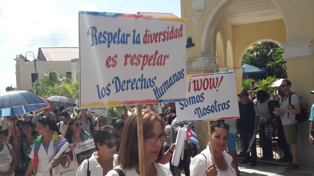 AdelanteCuba's tweet photo. Son Lesbianas Gays, Bisexuales y Transexuales... son personas. #NoAlaHomofobia #SocialismoSíHomofobiaNo

RT @yamyle: #CubanosConDerechos #DDHHCuba #EstoEsCuba Comunidad LGTB en #Camagüey #Cuba marcha libremente vs homofobia #EPU @chamberohoy @manolitoweb https://t.co/sTFnmQDvWL