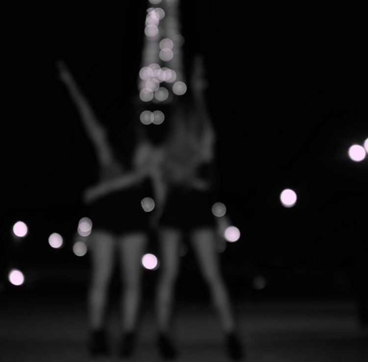 throwbackagb's tweet photo. Ariana posted these pictures on Instagram 3 years ago today with the caption ‘bonne nuit 💜 i love you’ & ‘remember when we were 8 and promised we’d go to paris together when we were 21? @lexie1225’ & ‘🌙’ & ‘last one #shesbossy #andqueenty #shelovesme 💜👩💭👩’ (16th May 2015) https://t.co/2fVO8viWuZ