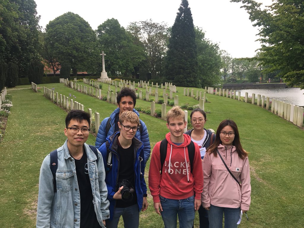 noahdemaret's tweet photo. #SeeMeRemember Inspiring day #G15 #howest https://t.co/5ltpACKREw https://t.co/YTHuMpwSpl