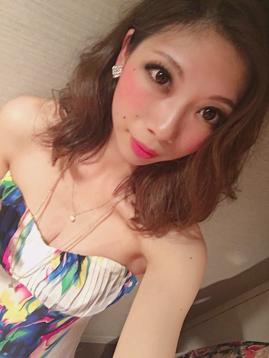 osatu666iu's tweet photo. #Eden さん、異業種交流会内の、会社プロモーション、ドレスショー、終わりましたやで🐤✨✨
ありがとうございました💋

#ミナミ
#東心斎橋
#Bar
#party
#DirectWish 
#モデル
#管理栄養士

あたしも、がっつり異業種交流したかったな〜😗 https://t.co/9PcLeUhFre