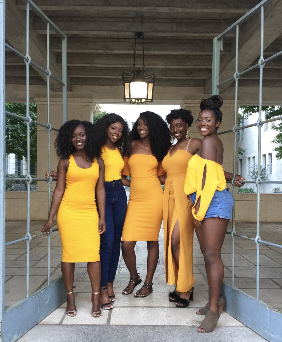momo_mater's tweet photo. Sweet like honey🍯
Dripping in gold✨
#UT20 #BlackWomenInYellow https://t.co/gYUA6vhdvw