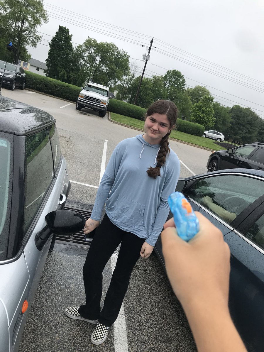 CHEassassin2018's tweet photo. Kira betrayed by Isabella- with her own gun! https://t.co/7ejVytOIeh