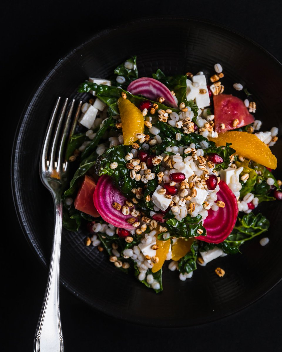 All the Spring colors in @oavnyc's Grain Salad. Barley, lacinato kale, orange, mint, and candy beets