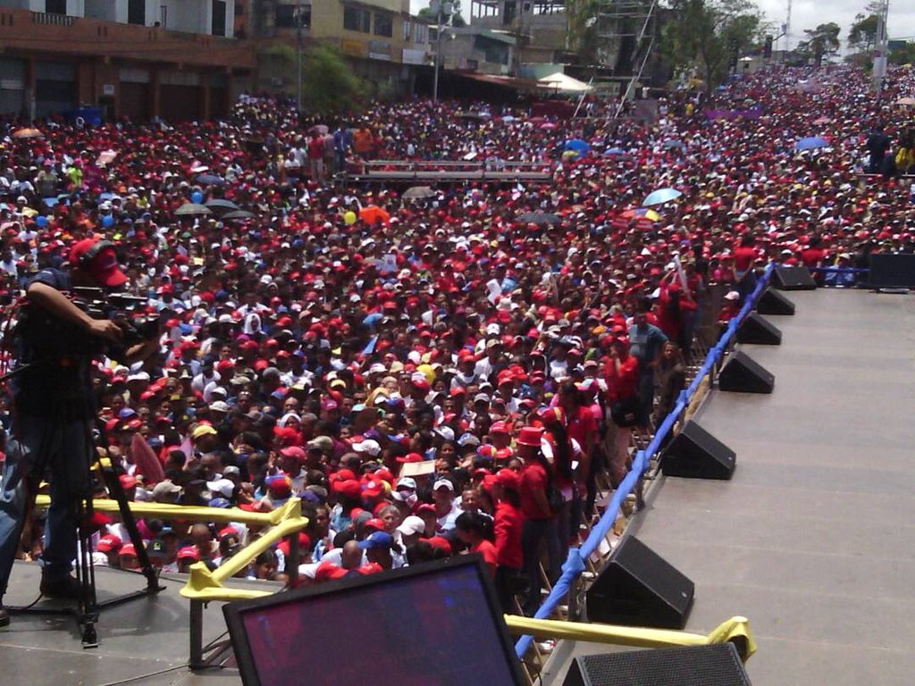 AlcaldiaCaroni's tweet photo. @OviedoPSUV “Gracias Guayana por tanto amor a nuestro hermano presidente @NicolasMaduro. En San Félix nació la patria. #BolivarVotaPorMaduro Vamos rumbo a una victoria perfecta @dcabellor #TodosConMaduro” https://t.co/LXCnwVnSsA