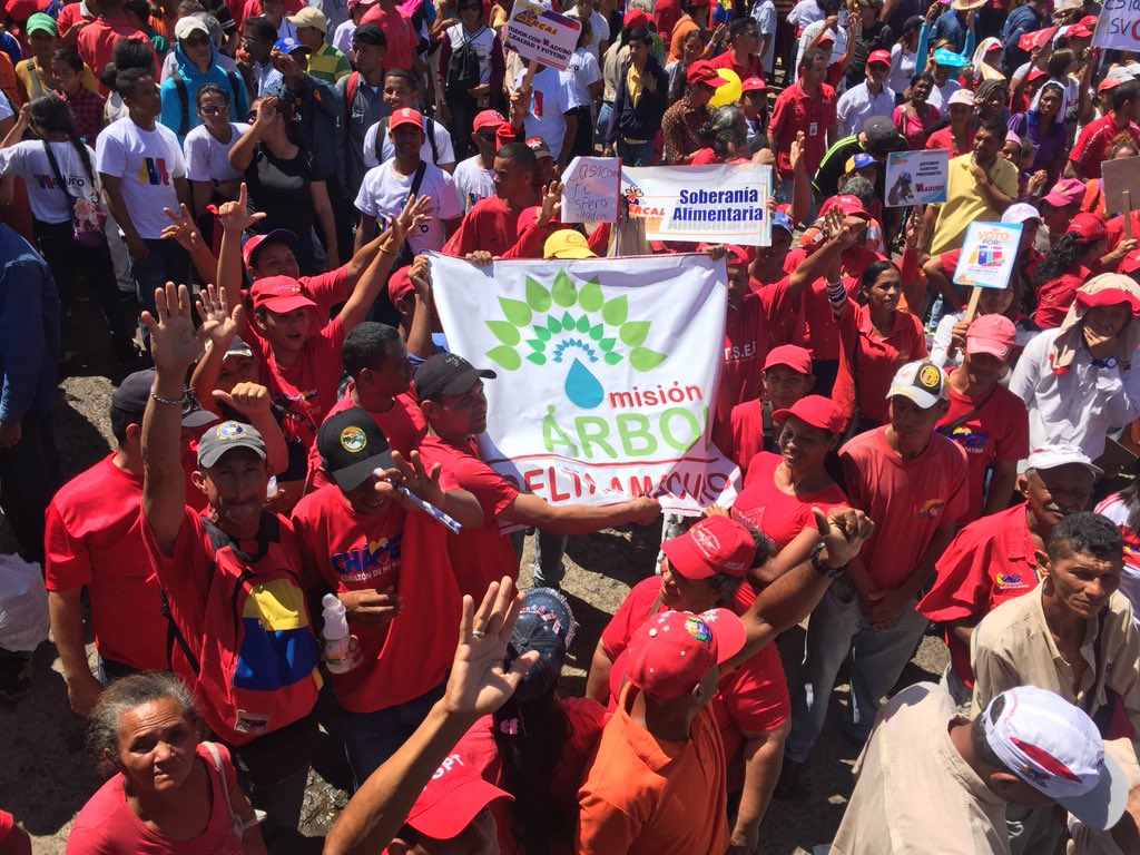 AlcaldiaCaroni's tweet photo. @OviedoPSUV “Gracias Guayana por tanto amor a nuestro hermano presidente @NicolasMaduro. En San Félix nació la patria. #BolivarVotaPorMaduro Vamos rumbo a una victoria perfecta @dcabellor #TodosConMaduro” https://t.co/LXCnwVnSsA