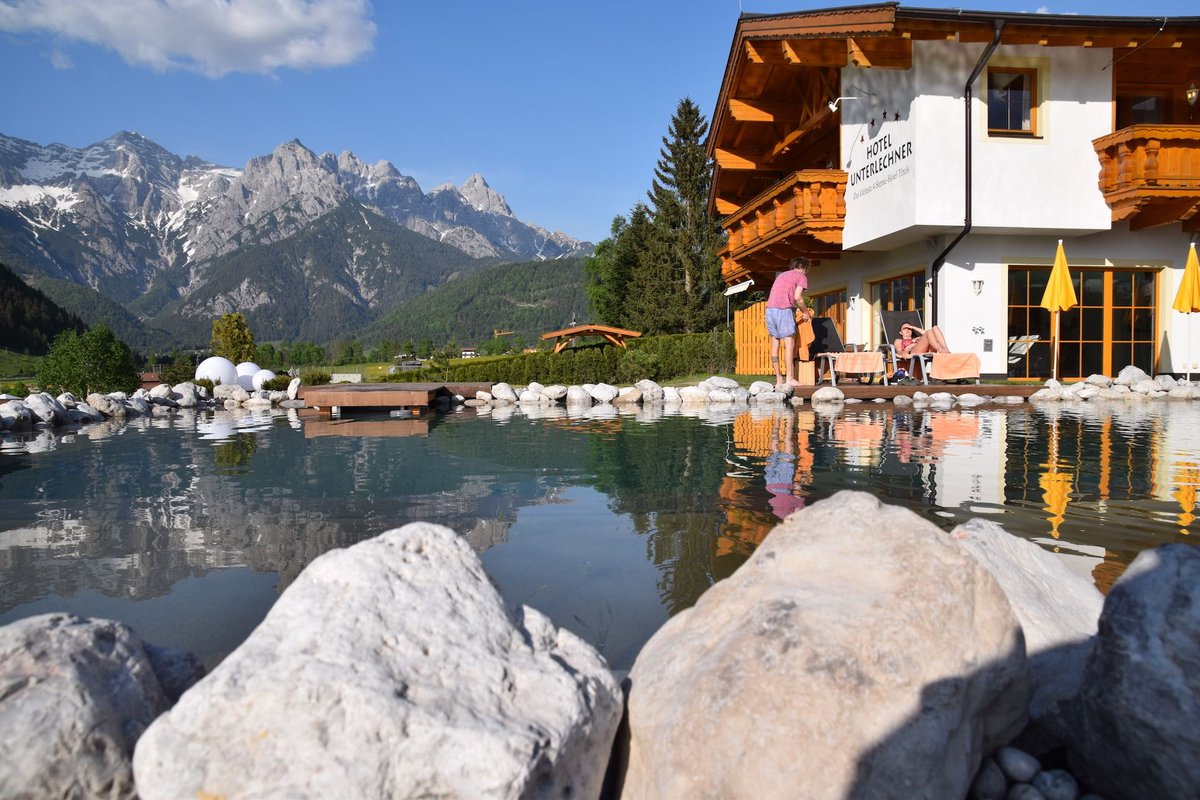 H_Unterlechner's tweet photo. Am Samstag gehts los: Unsere große #LivingPool #Eröffnungswoche mit traumhaftem Programm ... kommt doch kurzentschlossen einfach noch vorbei und genießt das #Traumwetter im Pool mit gigantischem #Bergpanorama: https://t.co/m3gG5iYaoo https://t.co/plmeY9cNjY