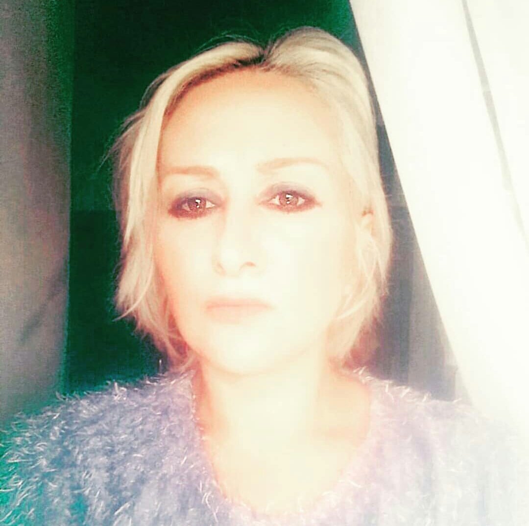 NeptunLaVinci's tweet photo. Ne en iyisi, ne en güzeli, 
Ne de en başarılısı olmak zorundasın.
Sadece kendin ol, kendin olarak devam et, yeter.

________Lâ Edri https://t.co/zW4EFlhPx8