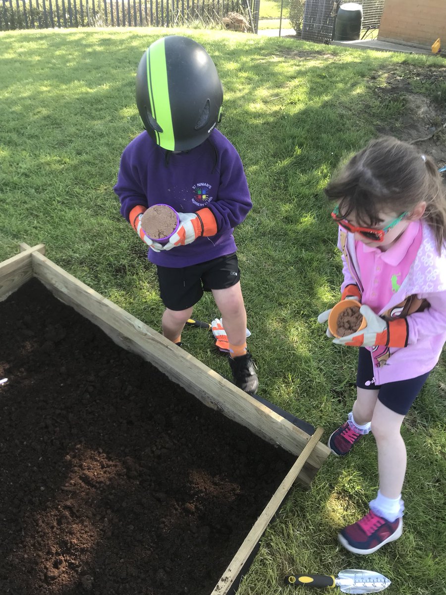 StNinsNursery's tweet photo. #AMgroup starting our #veggarden today! John the Janny says if we put some sand in with the soil it will make our veggies grow bigger! https://t.co/PD5mwpxTFU