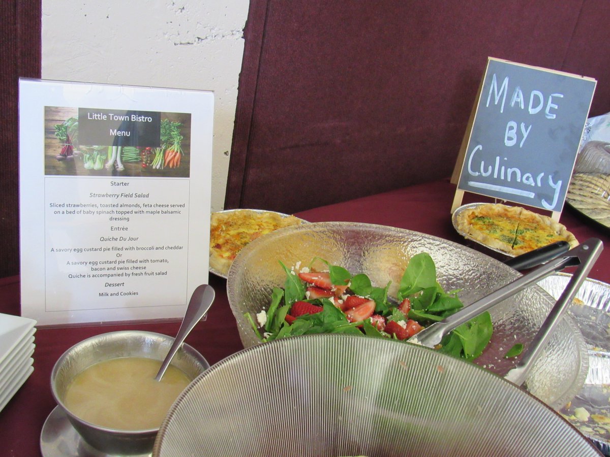 SVCDCOfficial's tweet photo. Today brought a lot of activity to the CDC! Culinary Arts made a delicious lunch for the day-long @vtfarm2plate  Workforce, Education &amp; Business  (WEB) meeting we hosted. We've got great things happening here daily!  #careers #agriculturalcareers   #culinary   #localfood https://t.co/DQqRtsh3QP