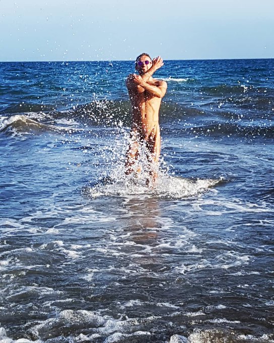 3 pic. I am sending you my splashing ????
@L_K_4 @HotMaleStuds https://t.co/JCS1V7aoc8