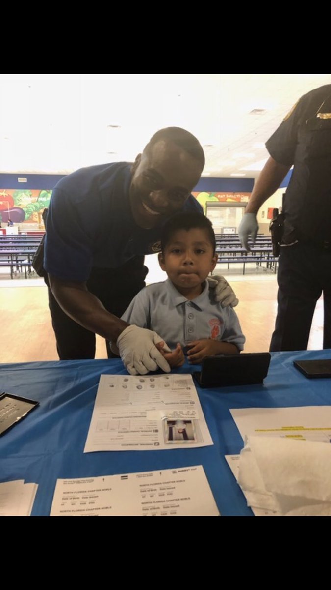 KeepFSUSafe's tweet photo. Lt. Greg Washington with FSUPD assisting other law enforcement partners with Operation ID sponsored by the North Florida Chapter of the National Organization for Black Law Enforcement Executives (NOBLE) - Fingerprinting one child at a time #FSUPD #NOBLE #SeminoleSAFE https://t.co/WmLDcj5rge
