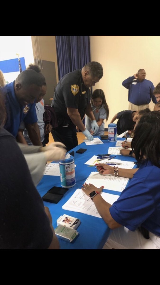 KeepFSUSafe's tweet photo. Lt. Greg Washington with FSUPD assisting other law enforcement partners with Operation ID sponsored by the North Florida Chapter of the National Organization for Black Law Enforcement Executives (NOBLE) - Fingerprinting one child at a time #FSUPD #NOBLE #SeminoleSAFE https://t.co/WmLDcj5rge
