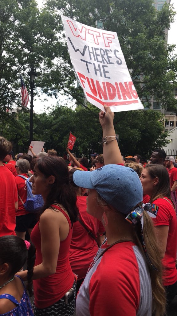 MsCastle2017's tweet image. “I solemnly swear that I am here for student good” ⚡️🍎📚🗣

#ItsPersonal #RedForEd #RedForEdnc