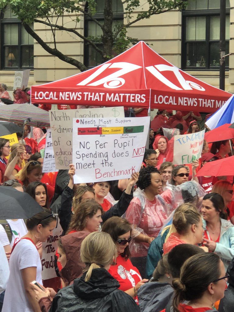 MsCastle2017's tweet image. “I solemnly swear that I am here for student good” ⚡️🍎📚🗣

#ItsPersonal #RedForEd #RedForEdnc